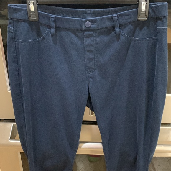 Soft and stretchy easy pull on pants. See photos for details and measurements. - Picture 8 of 14